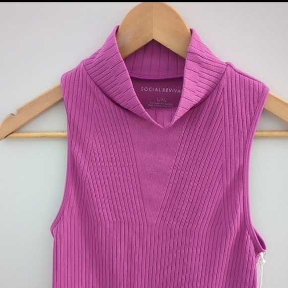 SOCIAL REVIVAL | Pink Ribbed Sleeveless Snap up Bodysuit Size L/XL - Picture 3 of 3